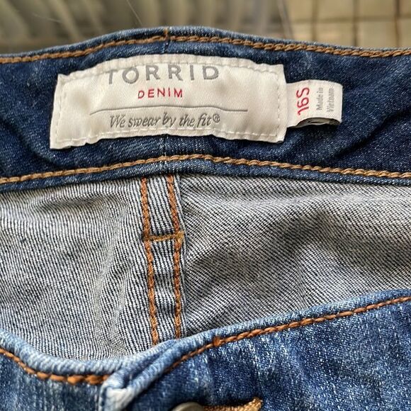 Torrid denim we swear by the fit 16s dark blue wash - Picture 2 of 11